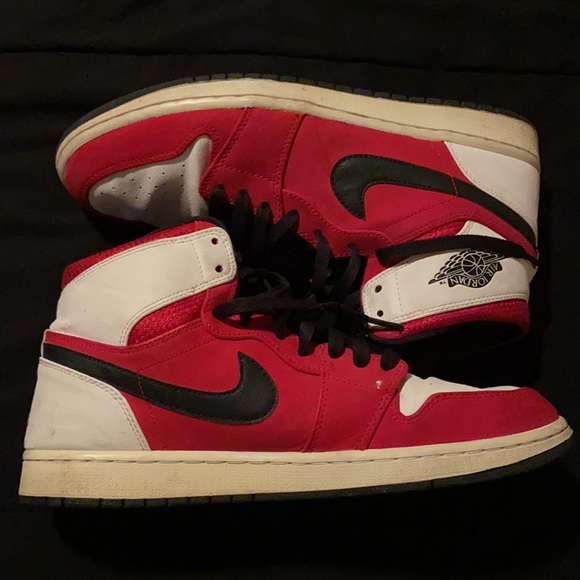 The Air Jordan 1 Retro High 'Blake Griffin' - Picture 3 of 5
